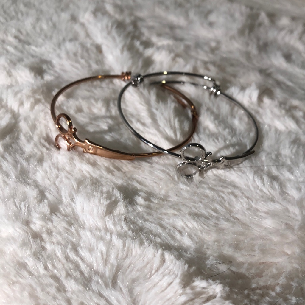 Bangles/Bracelets